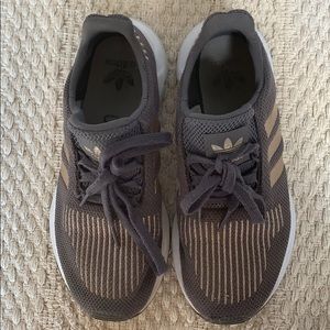 Girls Adidas Swift Run shoes